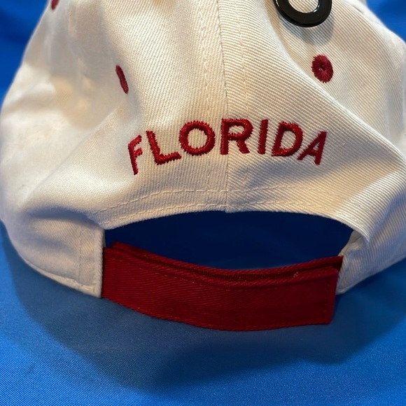 Disney Mickey Mouse White Baseball Hat - Picture 7 of 9